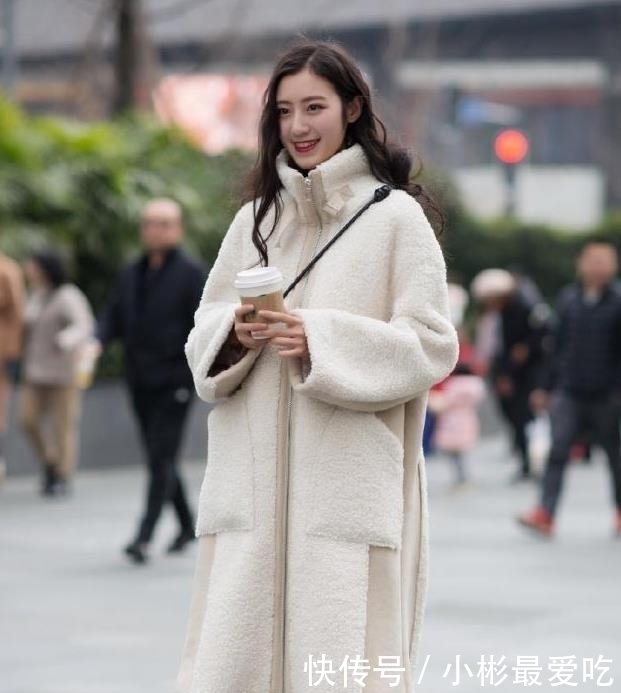 『美女』美女街拍:婀娜多姿的小姐姐,青春活力的打扮,时尚有型!