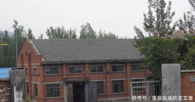 昔日，在这家年产5万发炮弹的兵工厂火控车间，不能穿带钉子的鞋