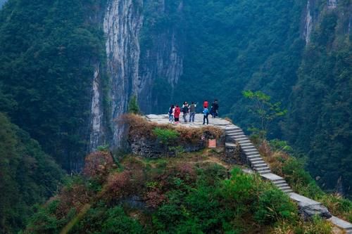 「苗族」中国保存最完好的苗寨,藏在峡谷仙境之中,是湘西最美的风景