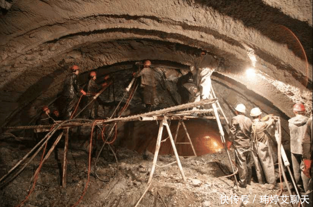 中国最耗电的一条隧道, 埋在地下1650米, 每年电费要花934.4万