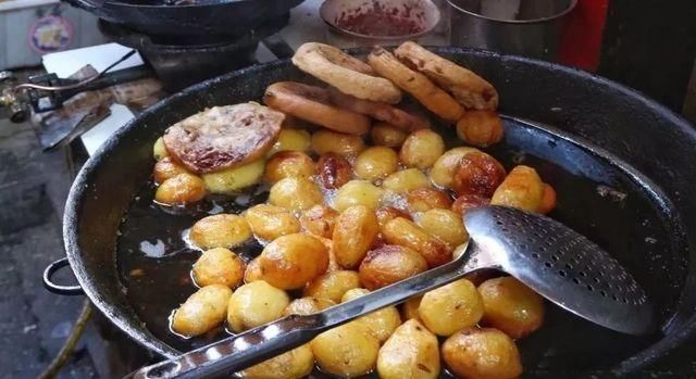 成都出发动车4.5h直达!坐拥无数的世界级风光，还有上万亩油菜花