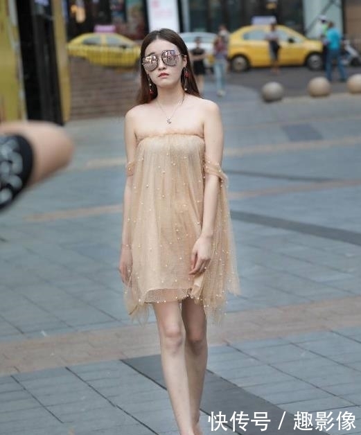 「女人」老六街拍集：30岁女人穿上高跟鞋，时髦有态度，穿出气质美