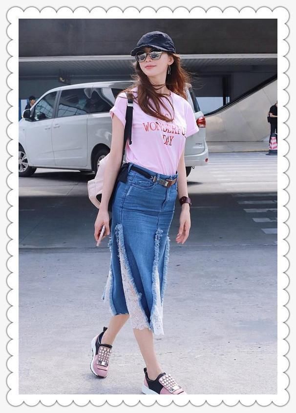 没有何穗的身材真别穿牛仔裙，像林志玲这样勒出大宽胯就尴尬了！