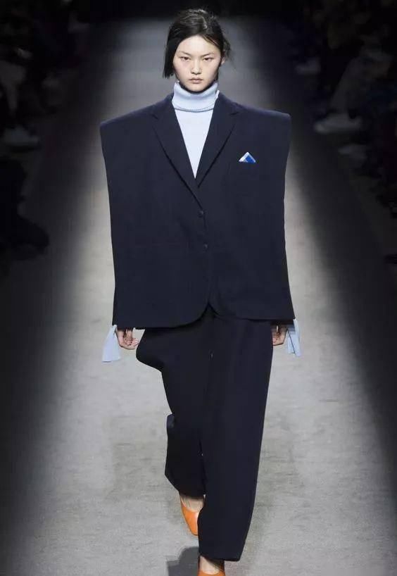  『时装画技法』时装系统里最难穿的一种类型——西装，在大牌设计师手下是如何被重塑？