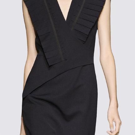 四十岁女人穿衣别太随意，包臀一步裙，让你风韵犹存还气场十足