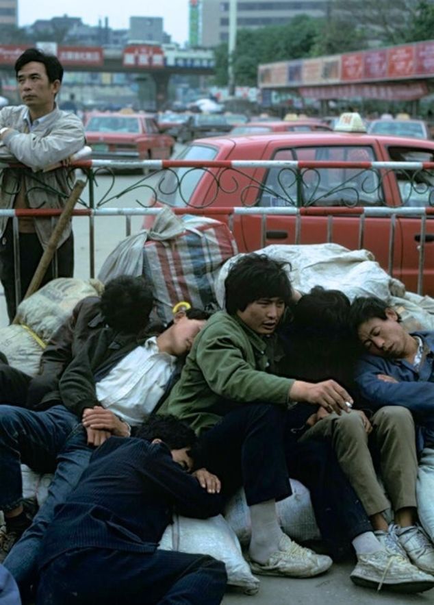  「漂亮」老照片直击90年代南下打工潮: 发财者寥寥无几, 图8发廊