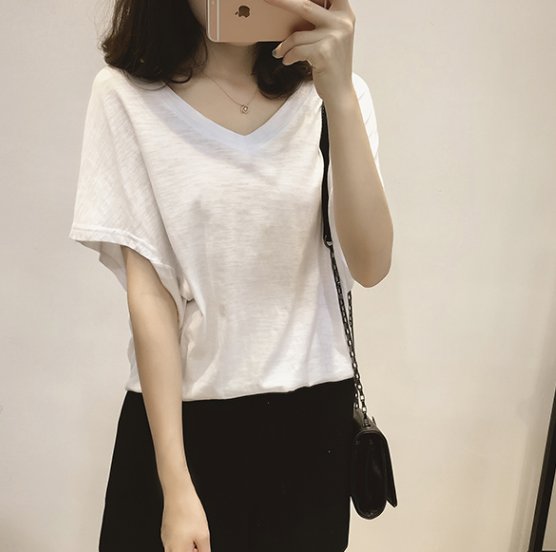 性感不是S!丰满的女人这样穿“流氓衫”，毫无违和感，性感十足