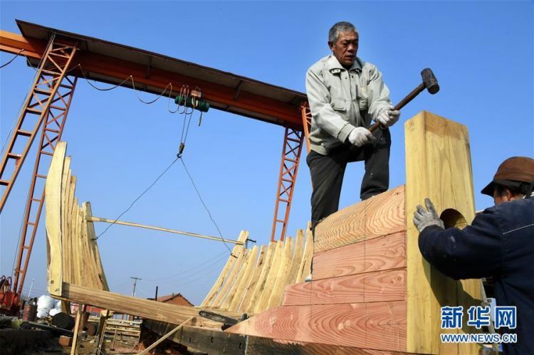 探访传统手工造船 没图纸全凭造船师傅眼光和经验