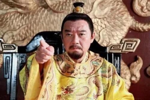 被判@大臣被判死刑,临死前拿出“免死金牌”,皇帝你忘记看背面了