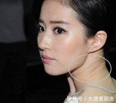 「留意」女人“提前变老”,多半和4个地方“挂钩”,大部分人都不会留意