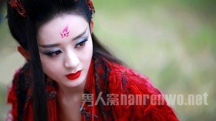 赵丽颖回避怀孕竟劈叉，好兄弟谢娜怀孕辟谣也曾用它