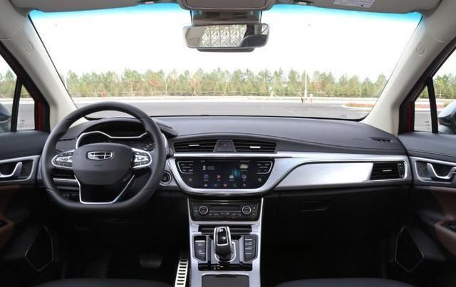  GS：在父母的建议下，狠心拿下一台吉利帝豪GS，车主说了真实体验