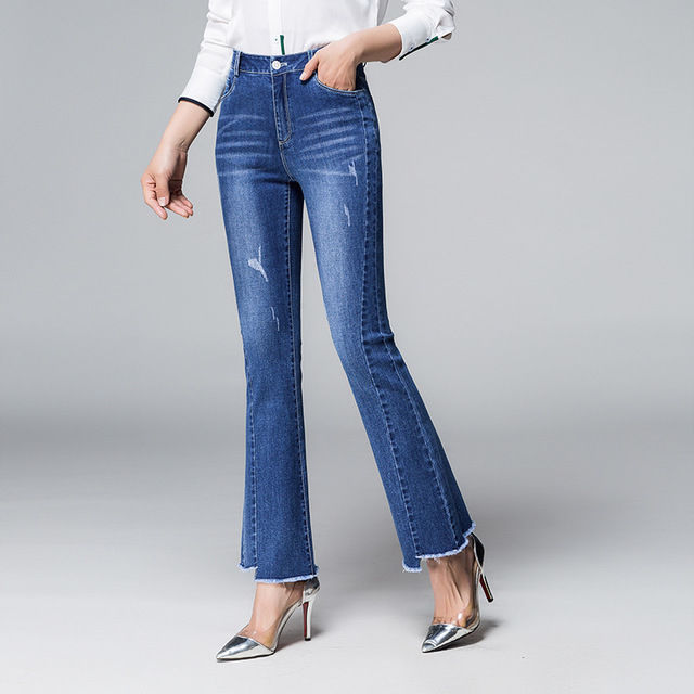 30女人别把上衣噻裤腰，新上市“牛仔裤”，更适合你