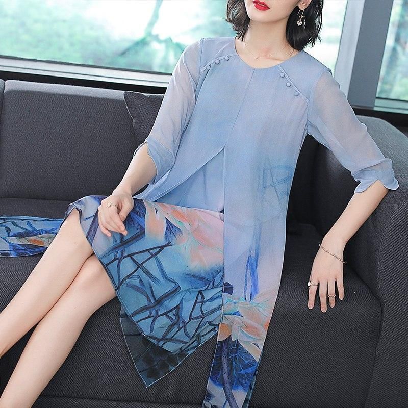 刚上市的印花“香云纱裙”，高雅华丽又显瘦，穿起来超美更有档次