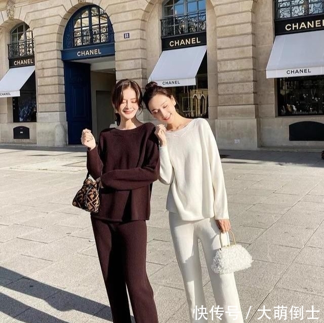 『针织』忽冷忽热的季节,内搭是关键!这样穿脱了外套也超美