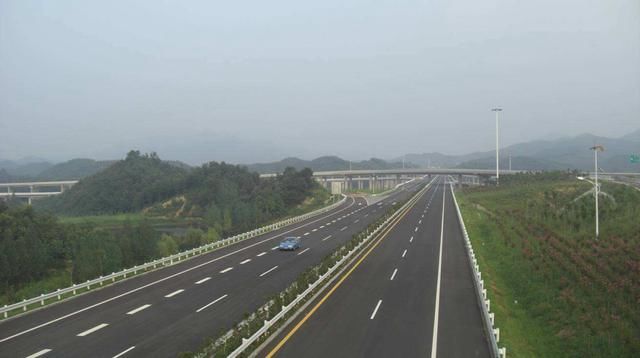  【高速】开车走高速划算还是国道划算？算一笔账才知道，原来差别如此大