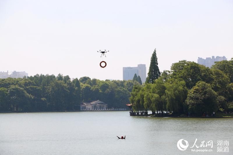  无人机■无人机冲锋舟齐上阵 湖南启动防灾减灾日集中宣传活动