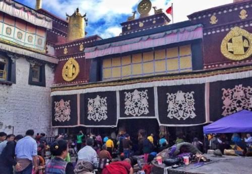 中国著名的5大寺庙，都是佛教寺院，每年有众多游客来参拜！