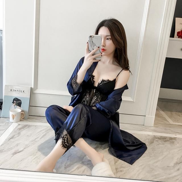 在家就该这样穿，这种女人味叫，藏不住的性感妩媚，飘不尽的温柔