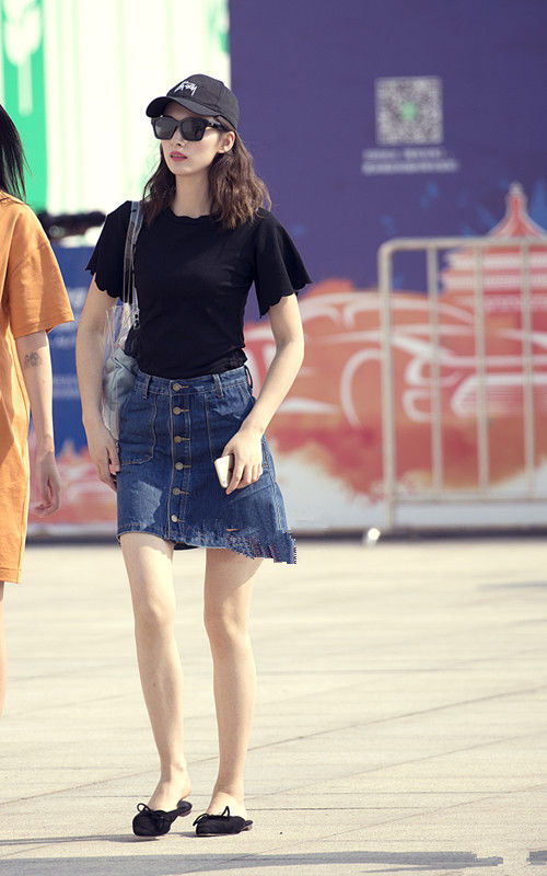 重庆街拍:旗袍连衣裙中长款，长袖格子棉麻民国风，复古版改良