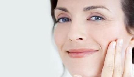  『女人』为什么女人会有“鱼尾纹”？学会3个小方法，还你完美肌肤