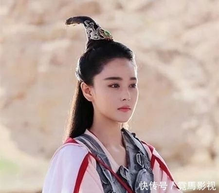  『吐血』女星发型歪歪扭扭的古装，杨紫差点雷到吐血，赵丽颖最好看