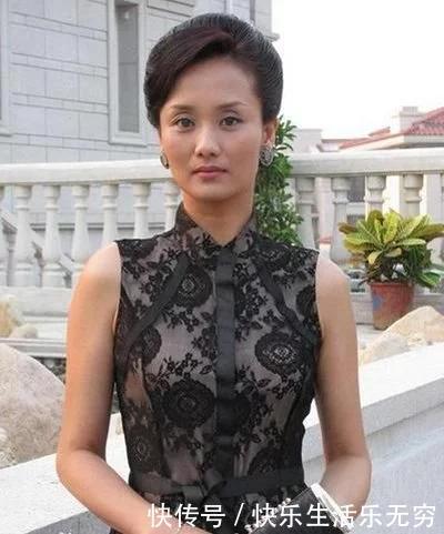  [当红]“儿子”是当红明星，女儿是奥运冠军，52岁的她不愧是人生赢家