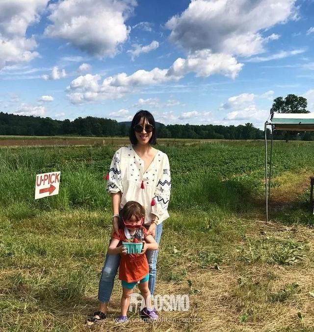 时髦办｜Eva Chen这个时髦精，夏天最爱还是衬衫+牛仔（和我一样