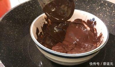  『饼干体』巧克力饼干别再买着吃了，不用水不用油，而且不用烤，在家就能做！