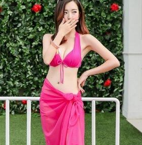 美女穿个性时尚吸引别人眼球的泳装!性感撩人!