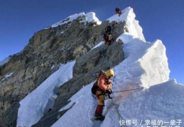 珠穆朗玛峰一半位于中国一半位于尼泊尔，可为什么说世界最高峰在