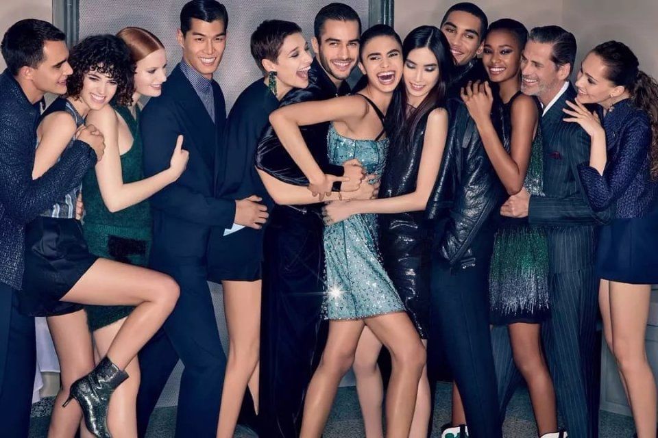 别只羡慕超模的风光无限，你根本不知道她们为了变美会受多少罪!