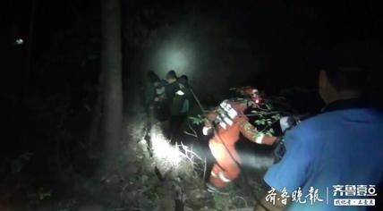  连夜@四名少年外出游玩却被困百米深山崖，消防连夜救援