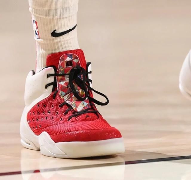 『球鞋』NBA球员上脚:安东尼这赛季的球鞋,还有签名鞋和中国新年配色!