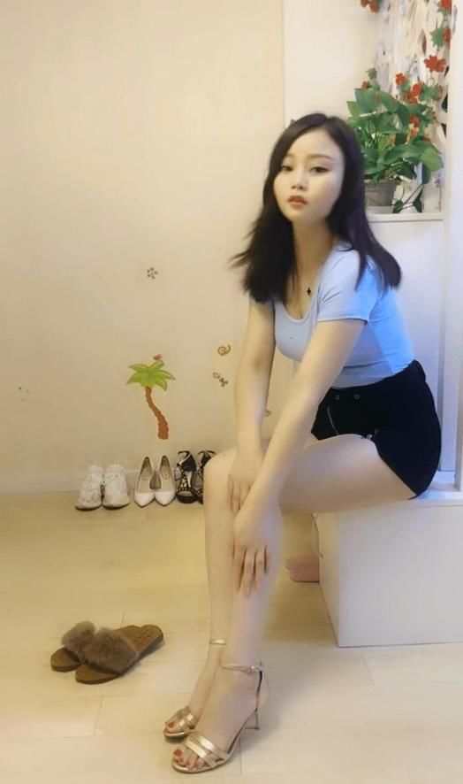  气质|潮流小姐姐蕙质兰心，耀眼靓丽，空谷幽兰！