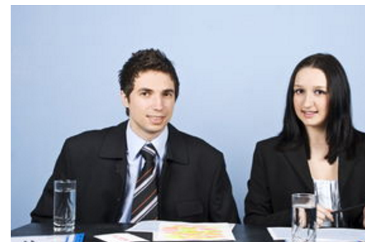 面试官:两杯水,其中一杯有毒,怎么办?女员工神