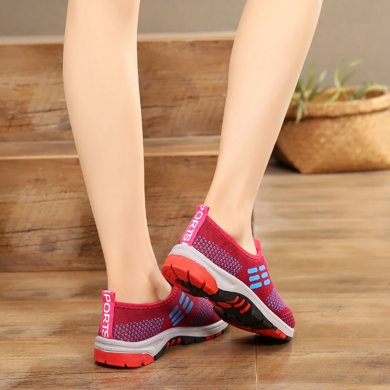 “老北京布鞋”终于出新款了，防滑又养脚，送妈妈刚刚好