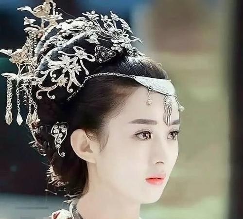#狂妃#赵丽颖首部穿越剧《法医狂妃》,搭档小12岁吴磊,剧照美出新高度