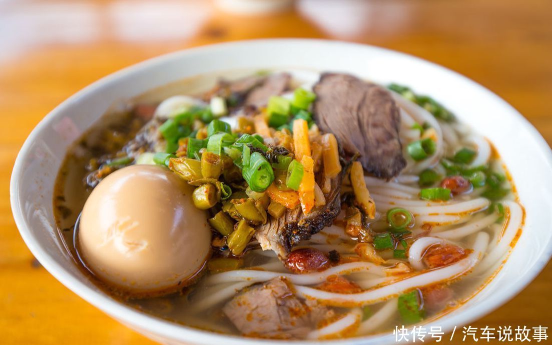 桂林米粉甲天下 洁白、细嫩、软滑、爽口 吃法