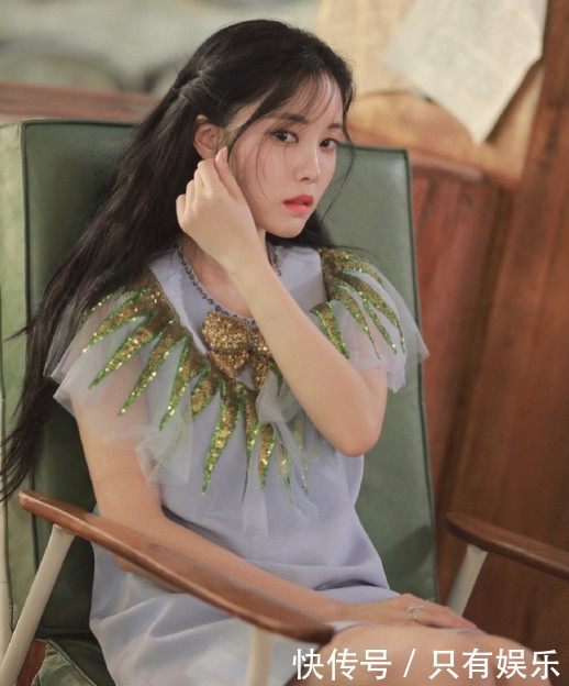 她自曝李易峰是理想男友，中韩两国的时尚宠儿，完美身段让人难忘