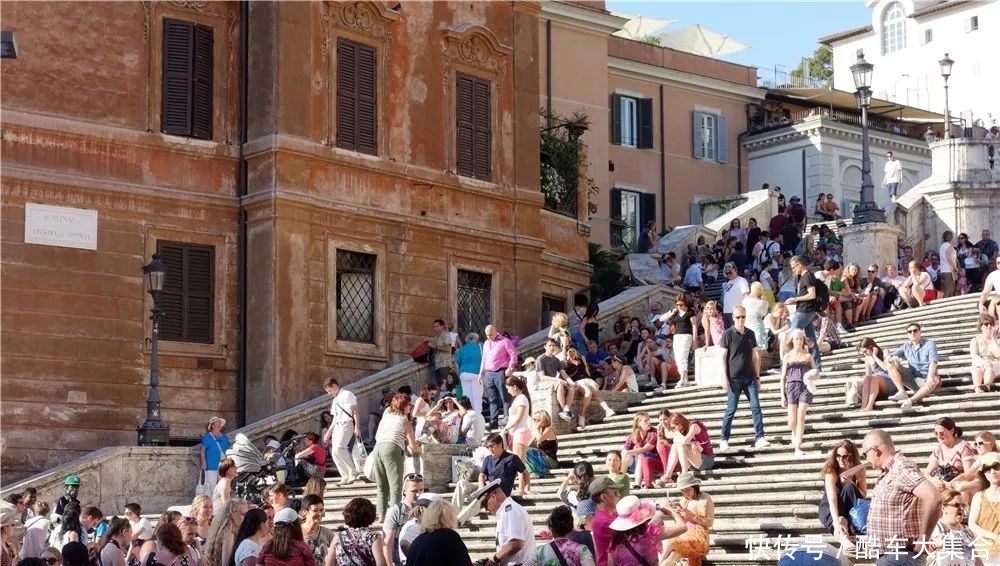 意大利网红景点实施“禁坐令”！林志颖夫妇违规拍照忙道歉