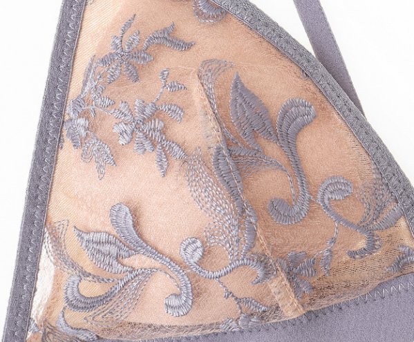 日本女人文胸真敢穿，看看下图就知道，以前文胸都白穿了