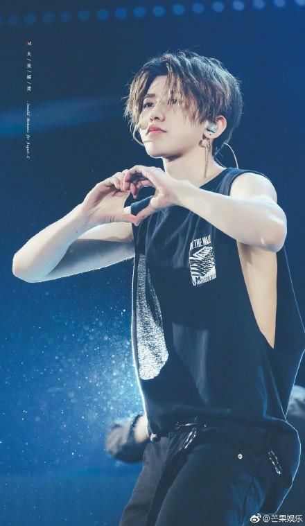 蔡徐坤拍戏要价八千万？口碑暴跌后粉丝出面澄清，纯属造谣！