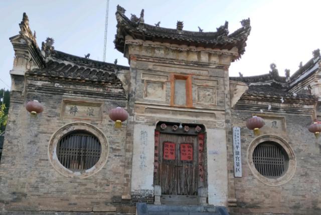 中国最“广阔”的古镇,不要门票横跨三地,买个菜要去其他省