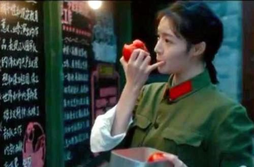  吃法@每天吃一个西红柿，皮肤就能变白？看看女明星们的吃法，普通人嫌寒碜而忽略