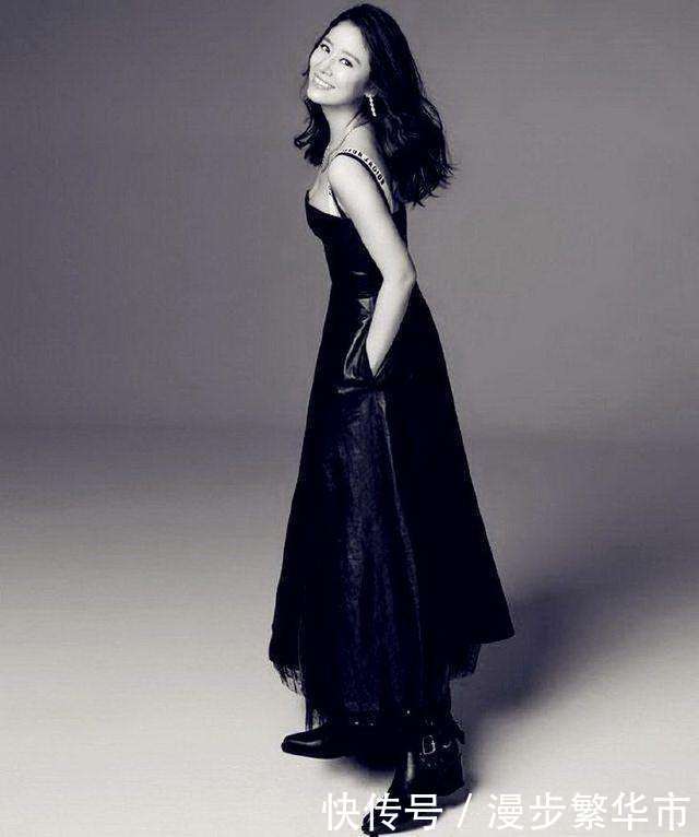 林心如和赵丽颖撞衫1.6万连衣裙, 小12岁的颖宝差距咋这么大