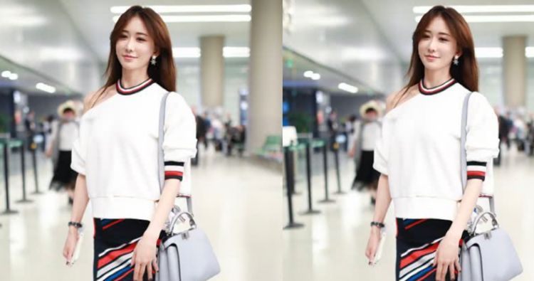 44岁林志玲为抢镜真敢穿，这短裙开叉真够深，网友：只有18岁