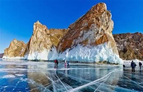 这个湖面积不大，但是蓄水量差不多是19个渤海，水干净到直接饮用