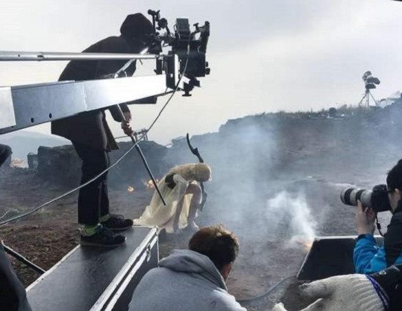 她年仅17岁却酷似精灵,生活照更是美到爆炸,网友:真假难辨!