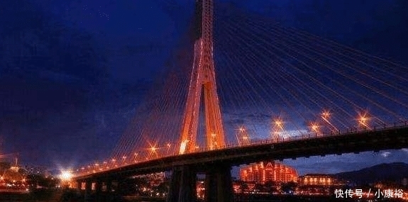  「港珠澳大桥」越南3000亿大桥坍塌，百万民众声讨中国，竟想索